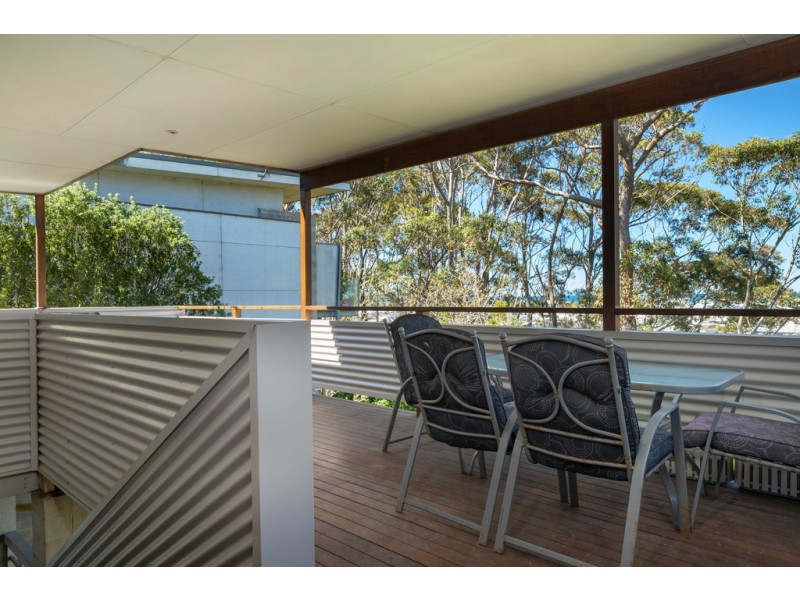 35 Forest Parade, Tomakin NSW 2537