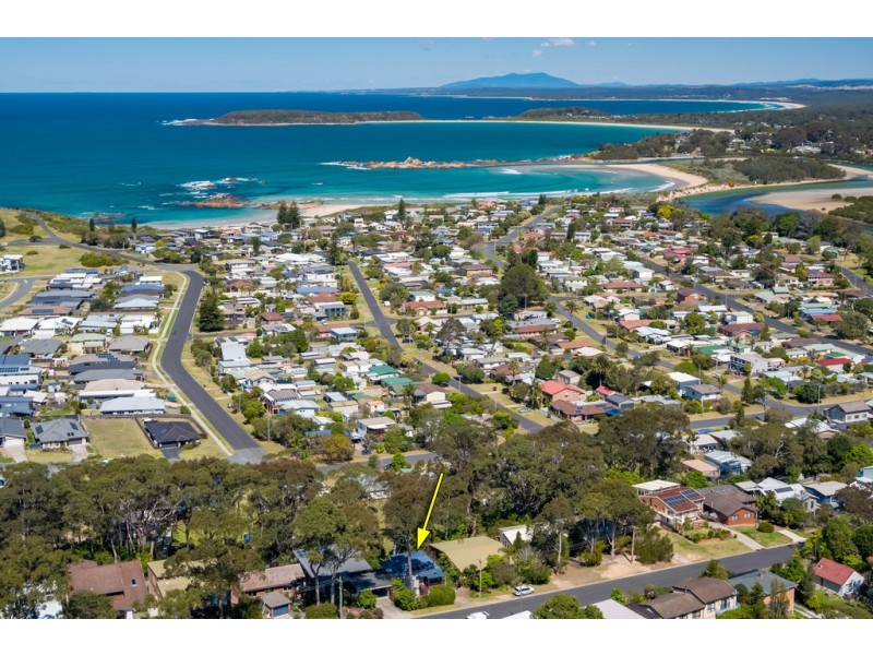35 Forest Parade, Tomakin NSW 2537