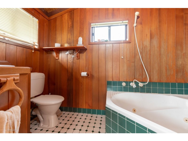 380 George Bass Drive, Malua Bay NSW 2536