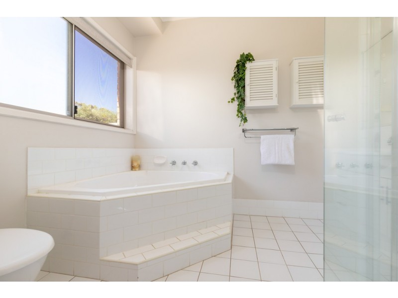 44 Grant Street, Broulee NSW 2537