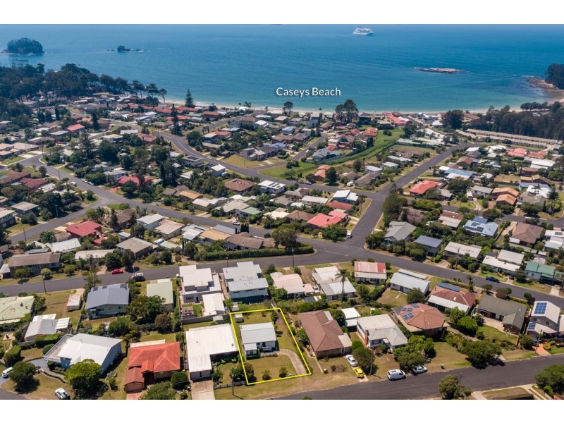 7 Ocean Road, Batehaven NSW 2536