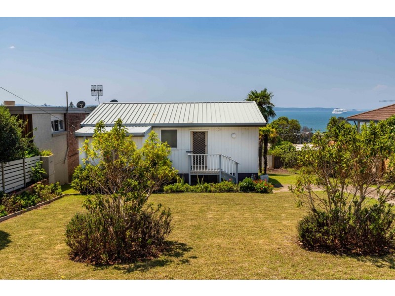 7 Ocean Road, Batehaven NSW 2536