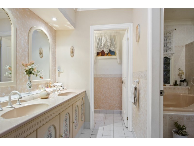 11 Zanthus Drive, Broulee NSW 2537