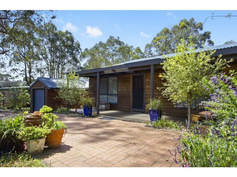 4 Crest Crescent, Moruya Heads NSW 2537