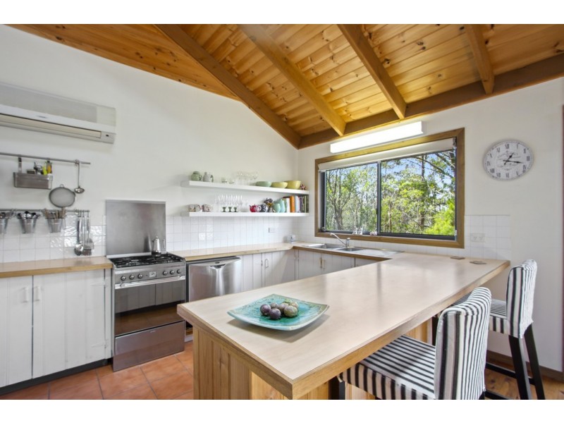 4 Crest Crescent, Moruya Heads NSW 2537