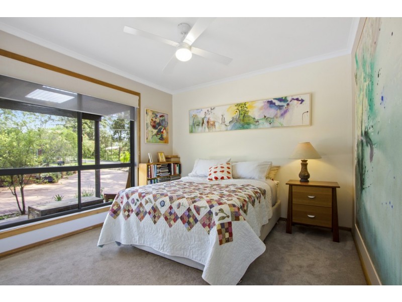 4 Crest Crescent, Moruya Heads NSW 2537