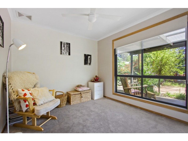 4 Crest Crescent, Moruya Heads NSW 2537