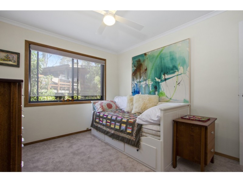 4 Crest Crescent, Moruya Heads NSW 2537