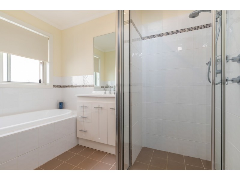 1A Crest Crescent, Moruya Heads NSW 2537