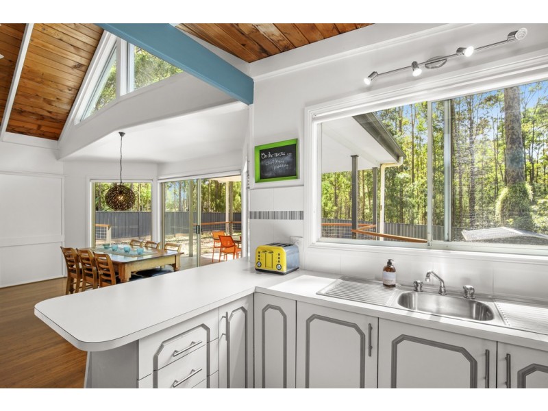 1 Connells Close, Mossy Point NSW 2537