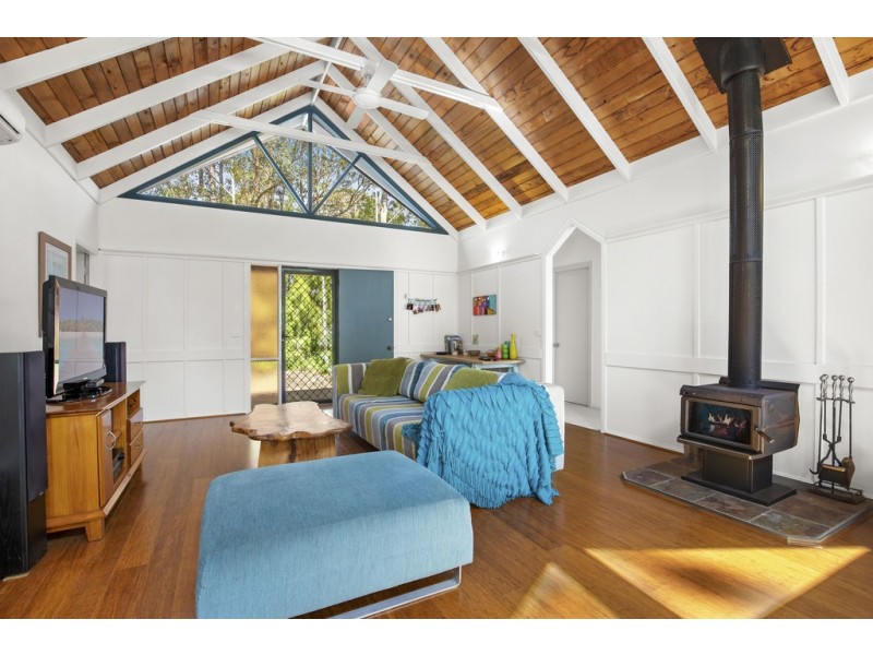 1 Connells Close, Mossy Point NSW 2537