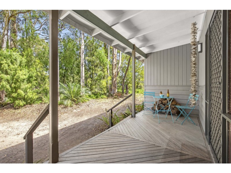 1 Connells Close, Mossy Point NSW 2537