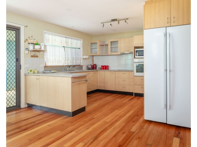 24 Tomakin Place, Tomakin NSW 2537