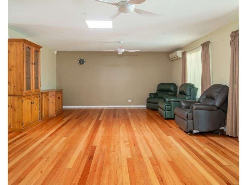 24 Tomakin Place, Tomakin NSW 2537