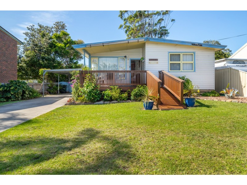 74 Sunpatch Parade, Tomakin NSW 2537