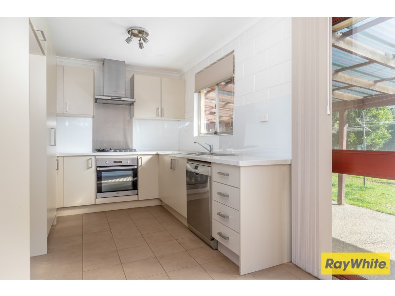 4 Yarralumla Crescent, Tomakin NSW 2537