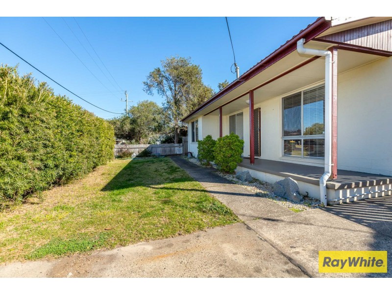 4 Yarralumla Crescent, Tomakin NSW 2537