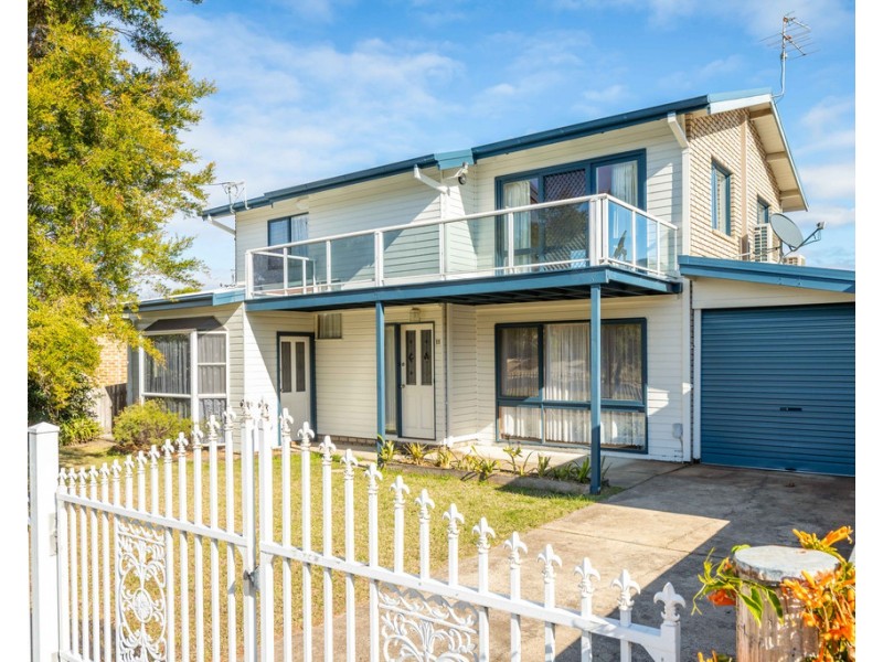 11 Red Hill Parade, Tomakin NSW 2537