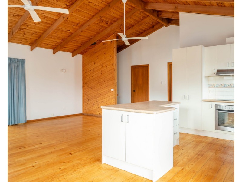 11 Red Hill Parade, Tomakin NSW 2537