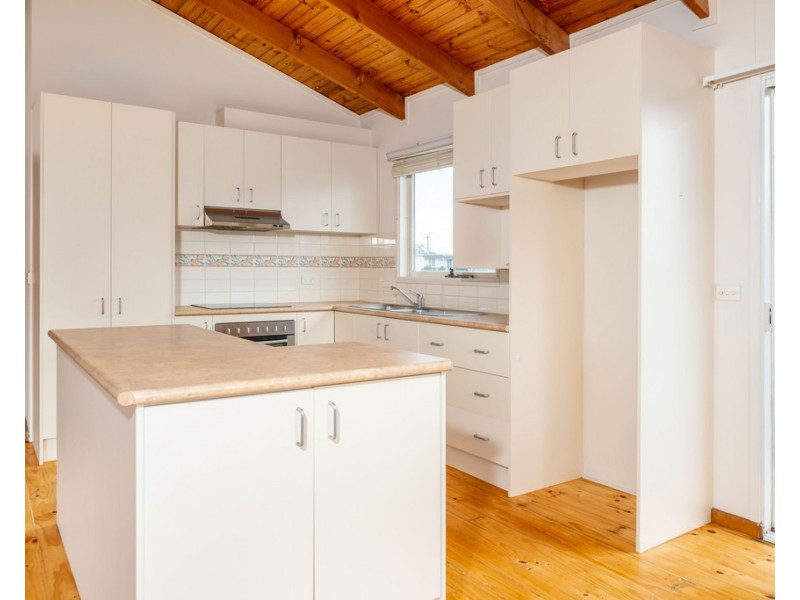 11 Red Hill Parade, Tomakin NSW 2537