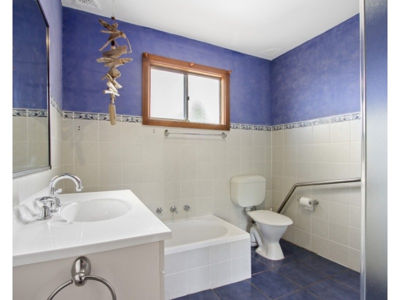 53 Clarke Street, Broulee NSW 2537