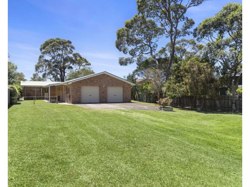 16 Imlay Street, Broulee NSW 2537