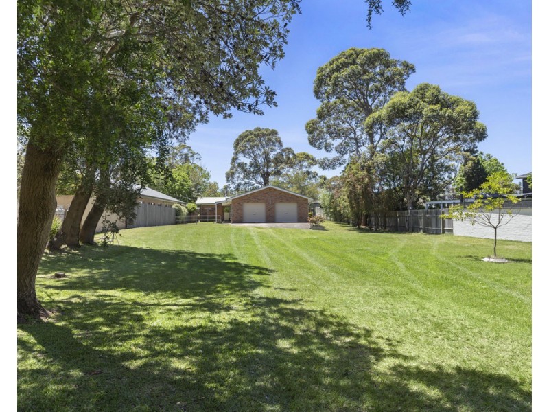 16 Imlay Street, Broulee NSW 2537