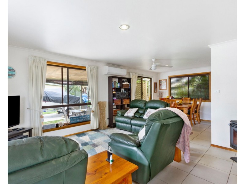 64 Ainslie Parade, Tomakin NSW 2537