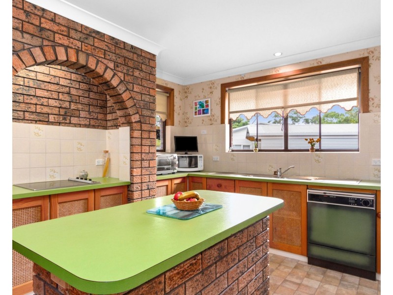 12 Larmer Close, Broulee NSW 2537