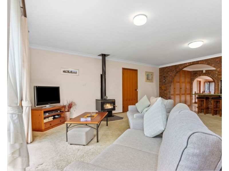 12 Larmer Close, Broulee NSW 2537