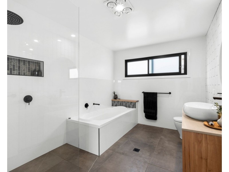 12b Woolabar Drive, Broulee NSW 2537