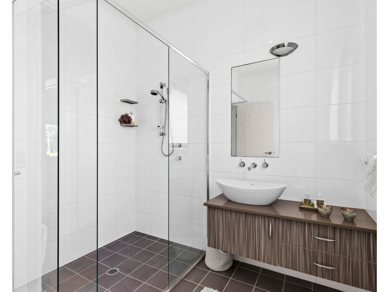 2/13 Coronation Drive, Broulee NSW 2537