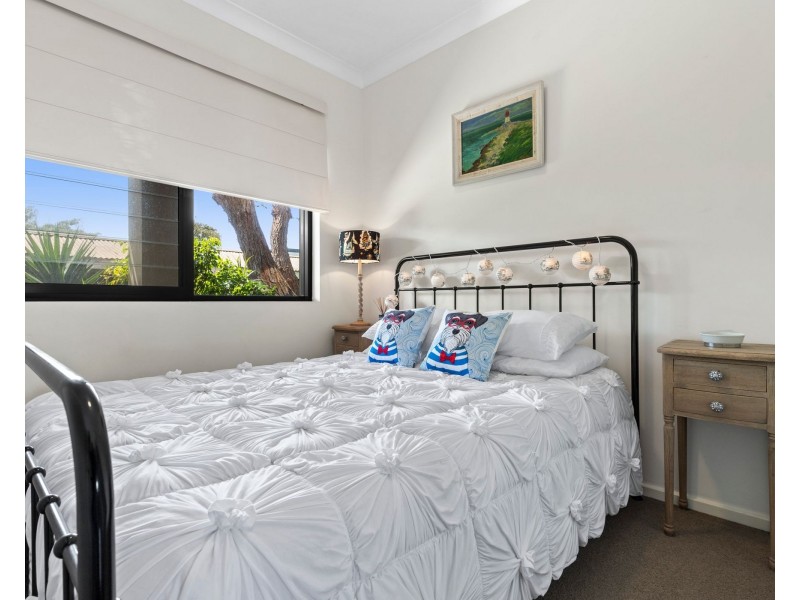2/13 Coronation Drive, Broulee NSW 2537
