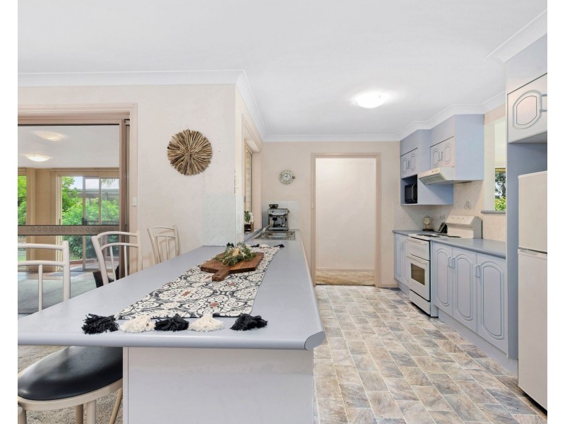 219 Annetts Parade, Mossy Point NSW 2537