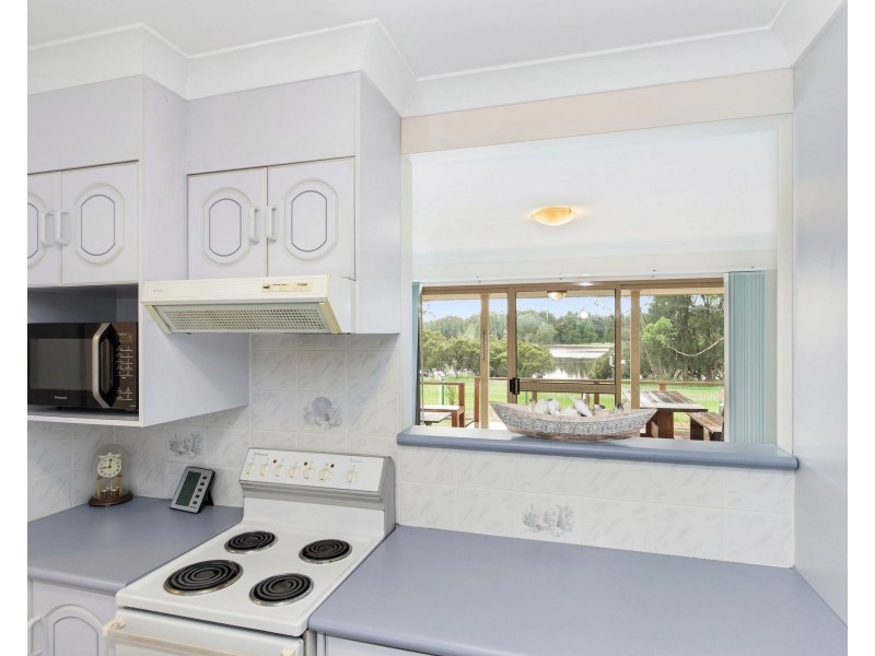 219 Annetts Parade, Mossy Point NSW 2537