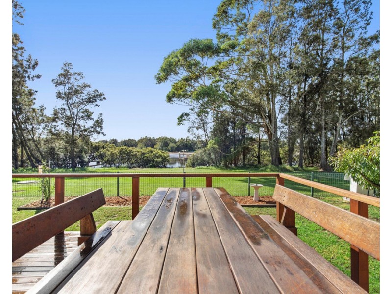 219 Annetts Parade, Mossy Point NSW 2537