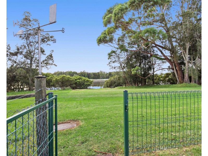 219 Annetts Parade, Mossy Point NSW 2537