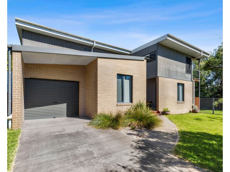 19 Imlay Street, Broulee NSW 2537