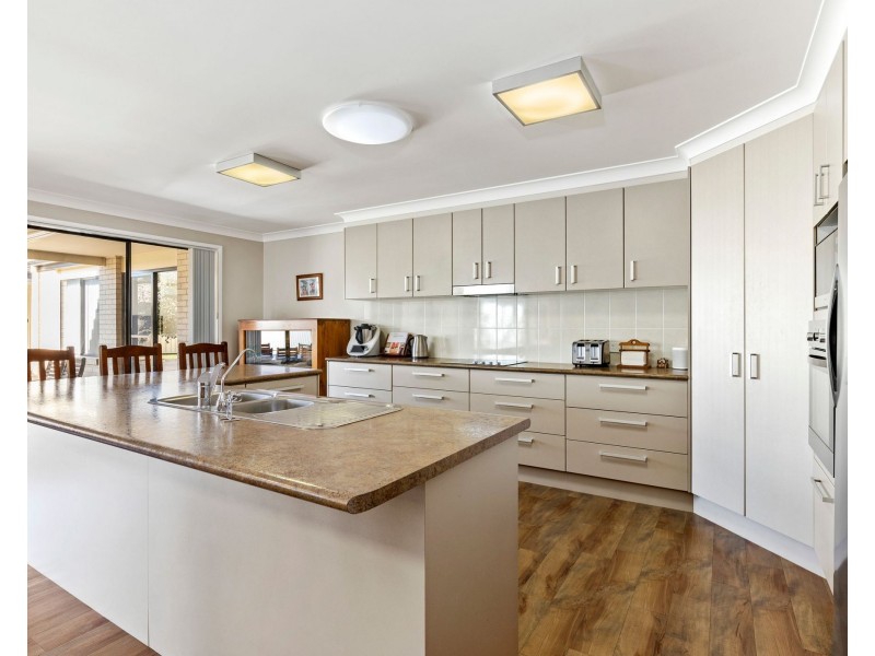 5 Marcelle Close, Broulee NSW 2537