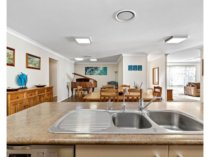 5 Marcelle Close, Broulee NSW 2537