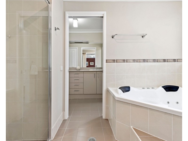 5 Marcelle Close, Broulee NSW 2537