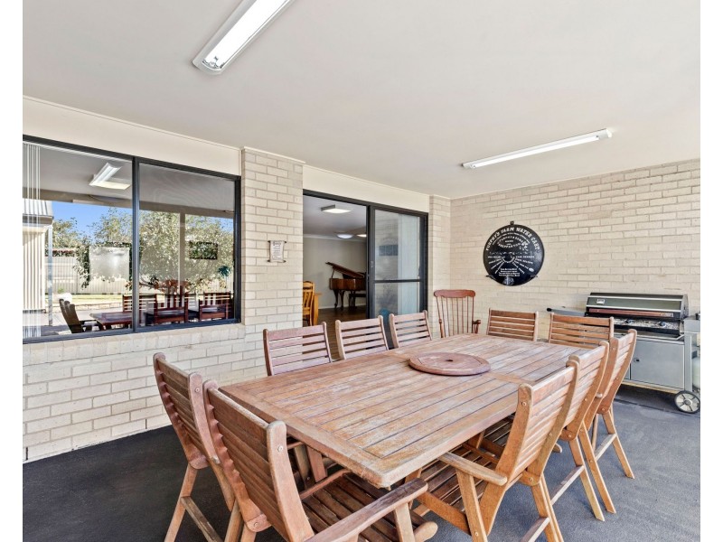 5 Marcelle Close, Broulee NSW 2537