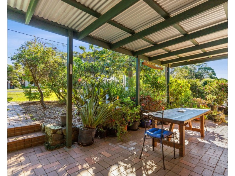 12 Sunrise Road, Mossy Point NSW 2537