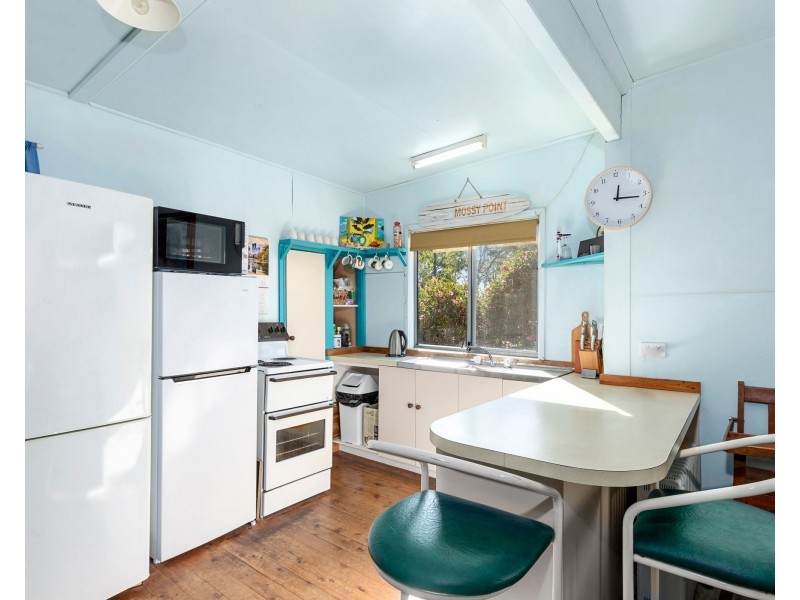 12 Sunrise Road, Mossy Point NSW 2537