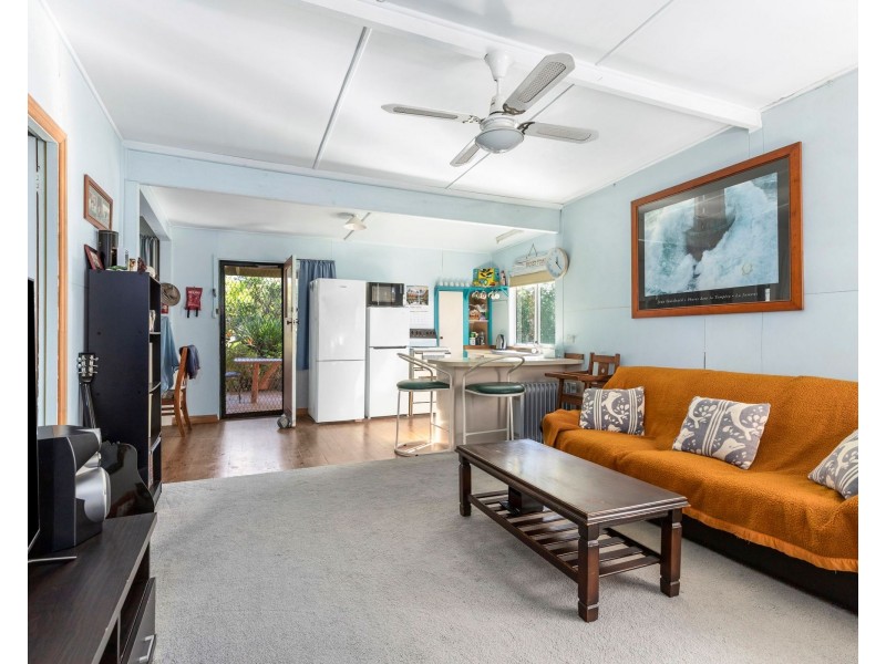 12 Sunrise Road, Mossy Point NSW 2537