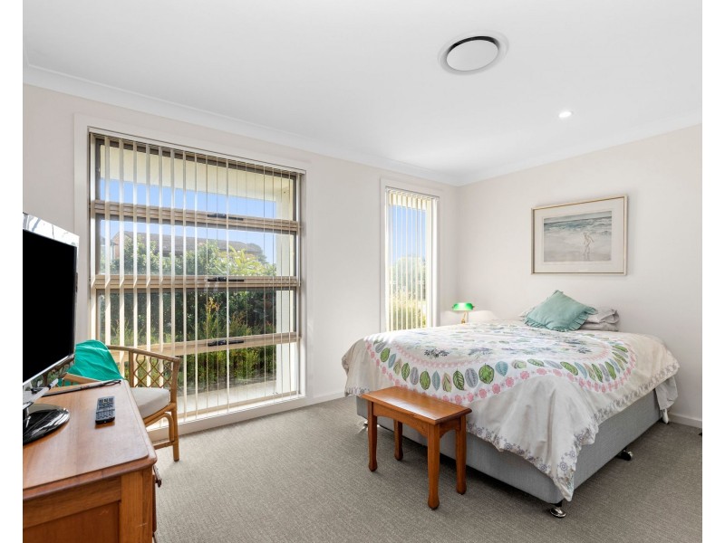 28 Red Hill Parade, Tomakin NSW 2537