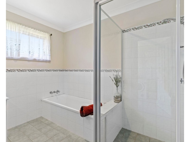 6 Boulder Place, Broulee NSW 2537