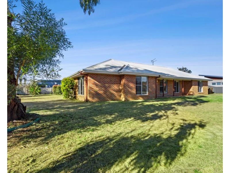 2 Hedley Way, Broulee NSW 2537
