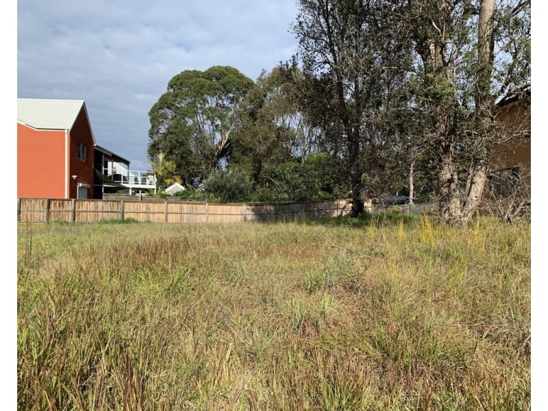 4 Train Street, Broulee NSW 2537