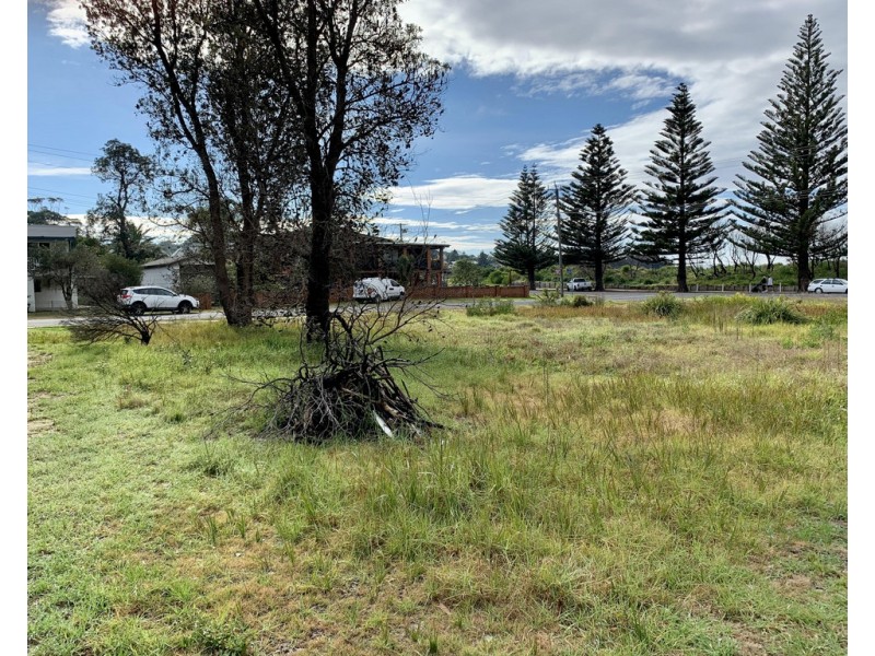 4 Train Street, Broulee NSW 2537